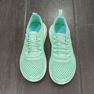 Unisex Crocs Kids Literide Pacer Slip on Sneaker in Mint Green size J3